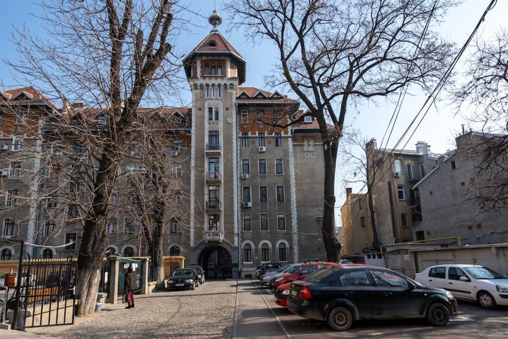 Holiday Vibe - 2R Apartment In Piata Romana Bucharest Exterior photo